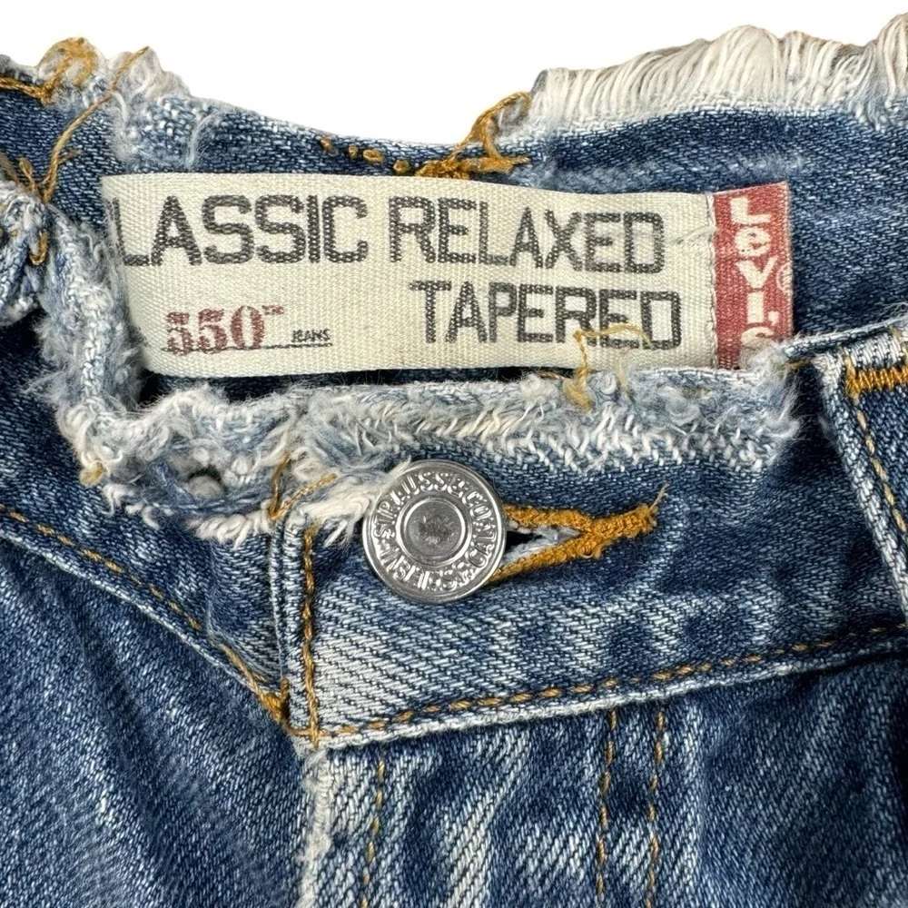 Levi’s Classic Tappered Denim Shorts